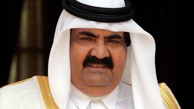 Mantan Emir Qatar, Sheikh Hamad bin Khalifa Al Thani, meninggal dunia pada Minggu (12/7) di usia 74 tahun. (REUTERS/B Mathur)